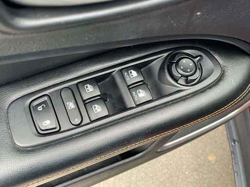 Used 2018 Jeep Compass Limited image 21