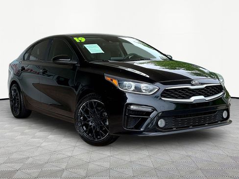Used 2019 Kia Forte LXS FWD image 3