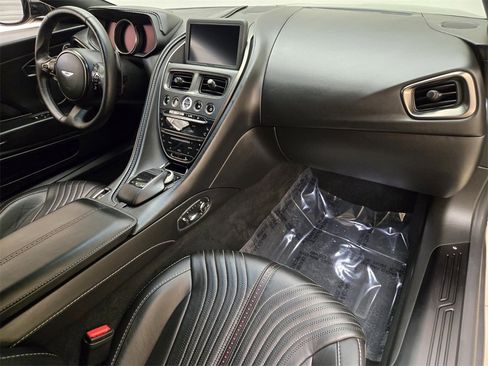 Used 2020 Aston Martin DB11 Coupe image 23