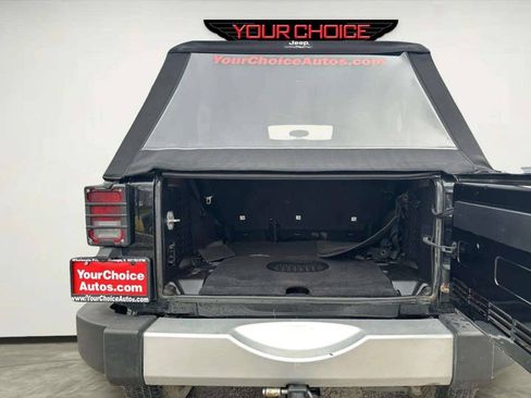 Used 2015 Jeep Wrangler Unlimited Rubicon w/ Dual Top Group AWD/4WD image 13