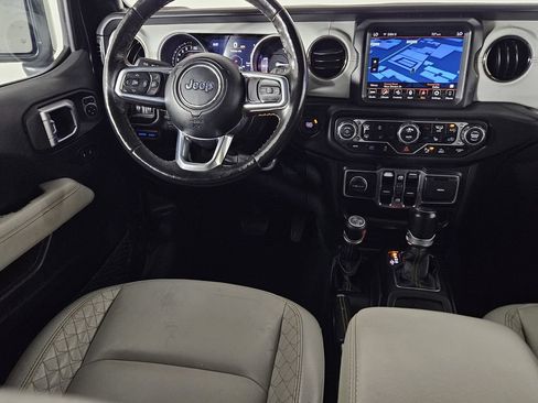 Used 2021 Jeep Wrangler Unlimited Sahara AWD/4WD image 8