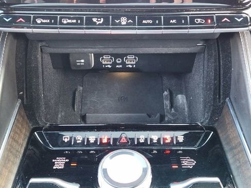 Certified 2023 Jeep Grand Wagoneer Series II w/ Flexible Seating Group AWD/4WD image 18