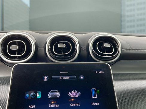 Used 2024 Mercedes-Benz GLC 300 image 27