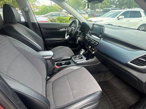 Used 2021 Kia Seltos S FWD image 24