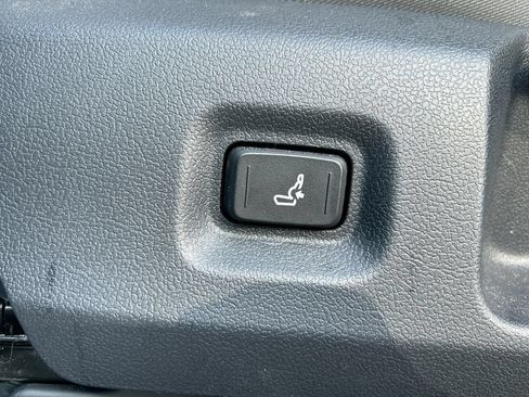 Used 2026 Toyota Tacoma SR5 RWD image 12