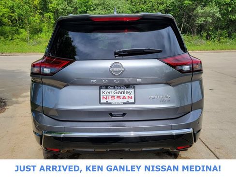 Certified 2026 Nissan Rogue Platinum w/ Platinum Premium Package AWD/4WD image 4
