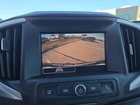 Used 2024 GMC Terrain SLE image 27