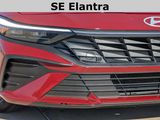 Used 2025 Hyundai Elantra SE image 3