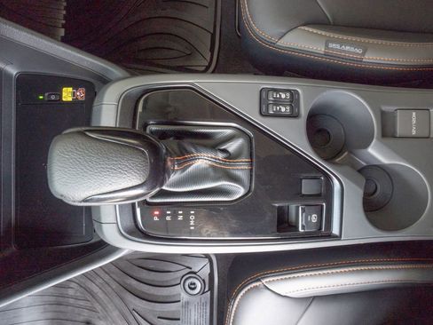 Certified 2025 Subaru Crosstrek 2.5i Limited w/ Popular Package #4A image 10