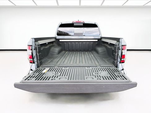 Used 2026 Nissan Frontier SV w/ SV Convenience Package AWD/4WD image 17