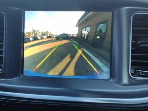 Used 2019 Dodge Charger SXT image 21