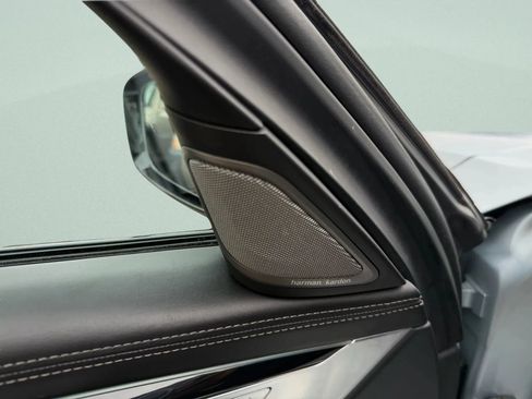 Used 2018 BMW 740i image 42