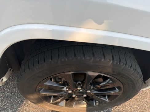 Used 2020 Jeep Grand Cherokee Altitude AWD/4WD image 7