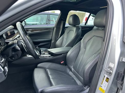 Used 2019 BMW 530i w/ Convenience Package RWD image 21