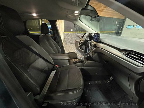 Used 2025 Ford Escape Active AWD/4WD image 21