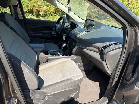 Used 2019 Ford Escape S image 12