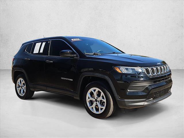 Used 2025 Jeep Compass Sport AWD/4WD image 3