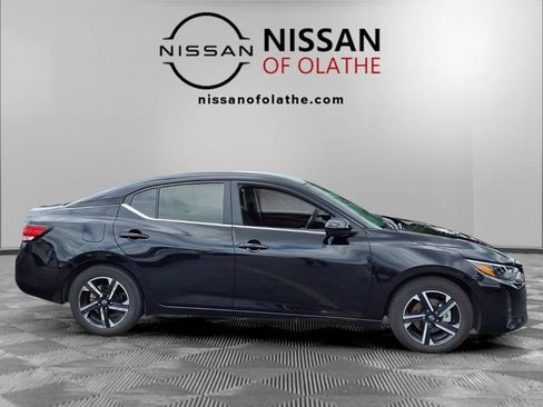 Used 2024 Nissan Sentra SV FWD image 27