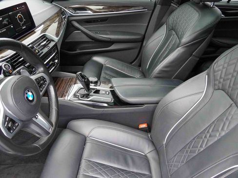 Used 2022 BMW M550i xDrive M550i xDrive w/ Executive Package image 12