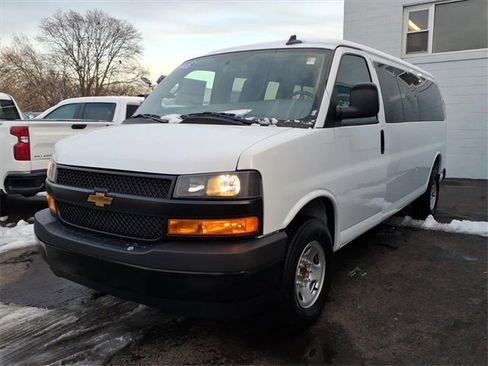 Used 2025 Chevrolet Express 3500 LS image 3
