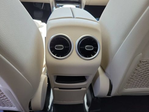 Used 2022 Mercedes-Benz GLB 250 image 13