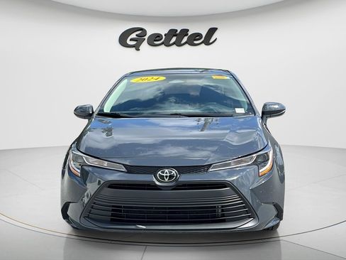 Used 2024 Toyota Corolla LE FWD image 2
