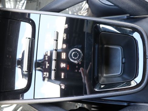 Used 2024 Porsche Cayenne image 42