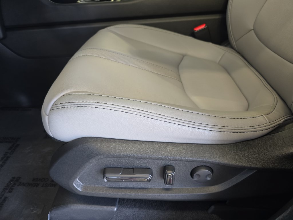 Used 2025 Honda Pilot Touring image 31