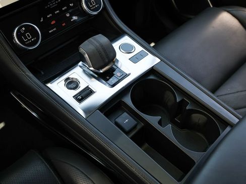 Used 2022 Jaguar F-PACE S AWD/4WD image 8