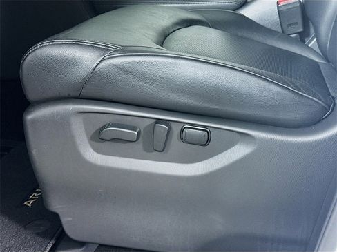 Used 2024 Nissan Armada SL w/ Captain's Chairs Package image 22