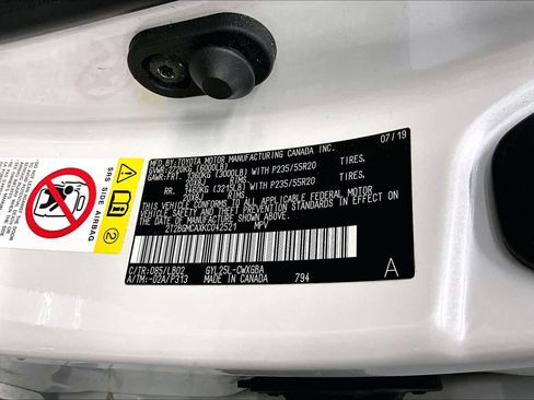 Used 2019 Lexus RX 450h w/ Navigation Package image 36