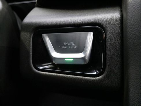 Used 2025 GMC Yukon Denali w/ Sun & Power Step Package image 26