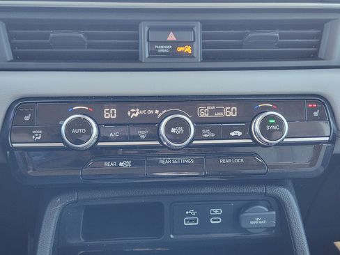 Certified 2024 Honda Pilot Touring image 19