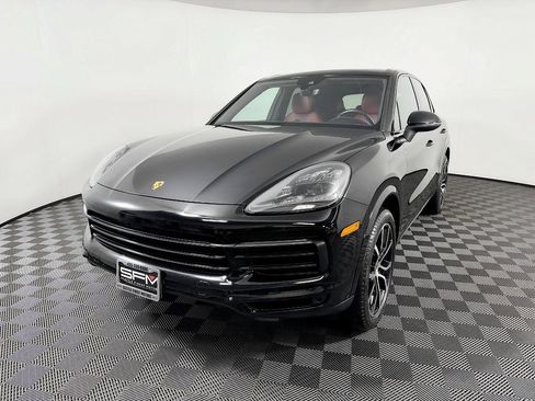Used 2020 Porsche Cayenne image 3