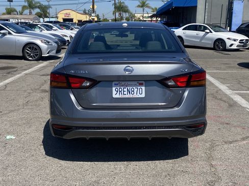 Used 2022 Nissan Altima 2.5 SV FWD image 9