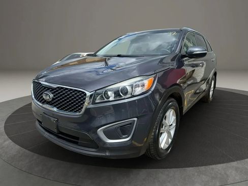 Used 2016 Kia Sorento FWD image 1
