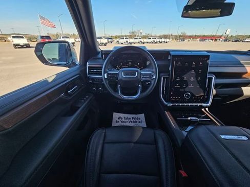 Used 2025 GMC Yukon Denali image 13