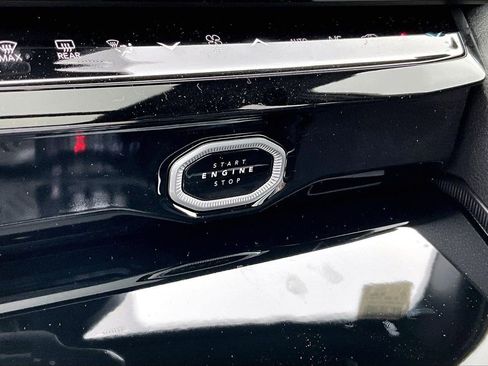New 2026 Jeep Grand Cherokee Limited w/ Luxury Tech Group II AWD/4WD image 19