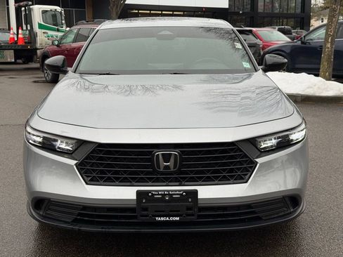 Used 2023 Honda Accord Sport image 3