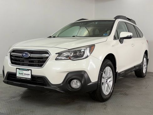 Used 2018 Subaru Outback 2.5i Premium AWD/4WD image 3