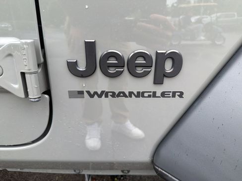 Used 2023 Jeep Wrangler Unlimited Sport AWD/4WD image 28