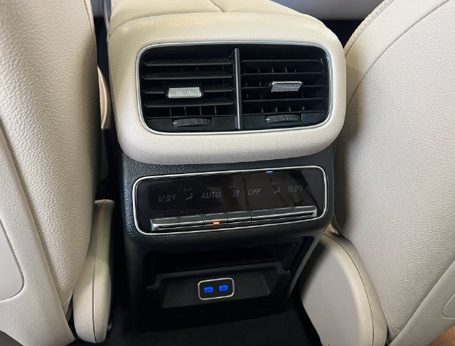 Used 2024 Mercedes-Benz GLE 450e 4MATIC image 30