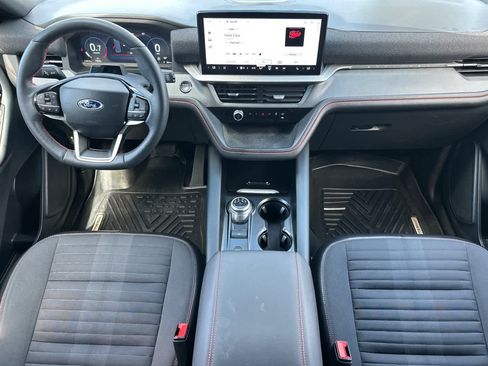Certified 2025 Ford Explorer ST-Line image 3