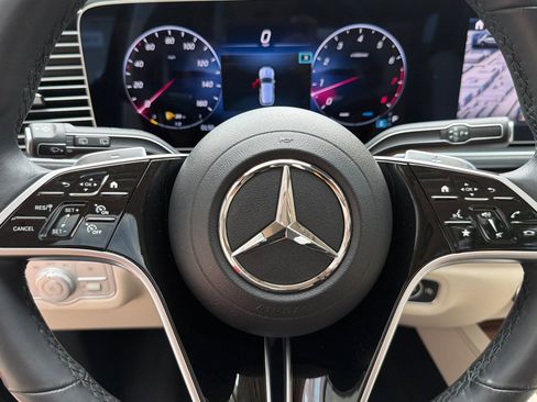 Used 2024 Mercedes-Benz GLE 350 4MATIC image 23