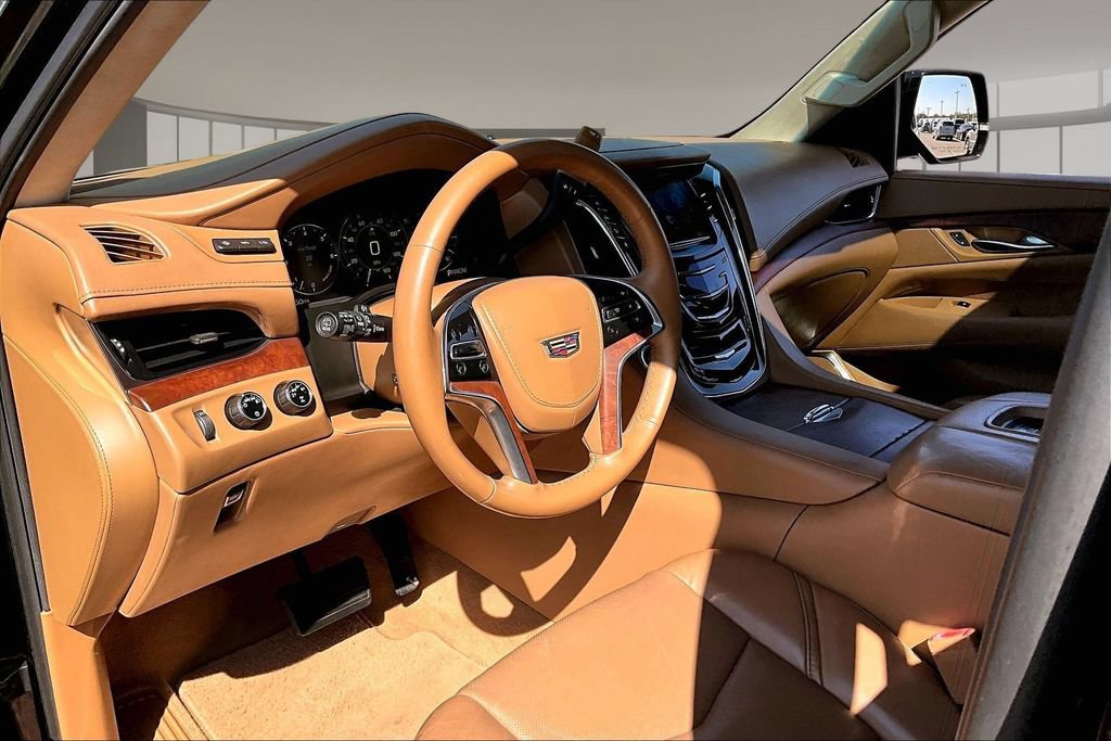Used 2015 Cadillac Escalade Platinum AWD/4WD image 13