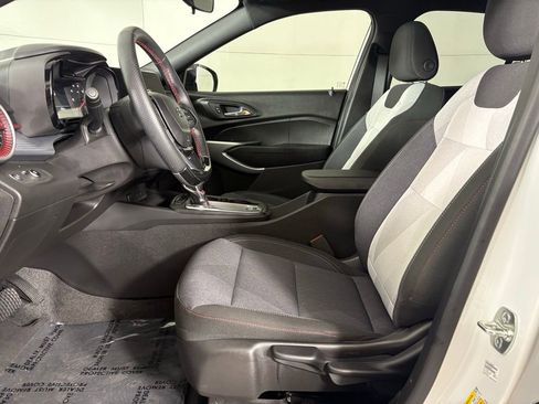 Used 2024 Chevrolet Trax RS w/ Driver Confidence Package image 20
