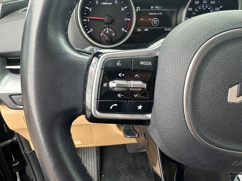 Used 2022 Kia Carnival LX FWD image 15