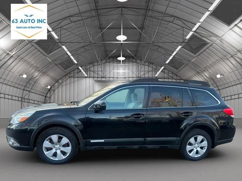 Used 2011 Subaru Outback 2.5i Premium AWD/4WD image 2
