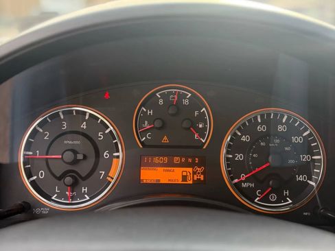 Used 2011 Nissan Titan SL w/ SL Technology Pkg image 30