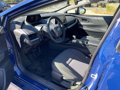 Used 2023 Toyota Prius LE AWD/4WD image 9
